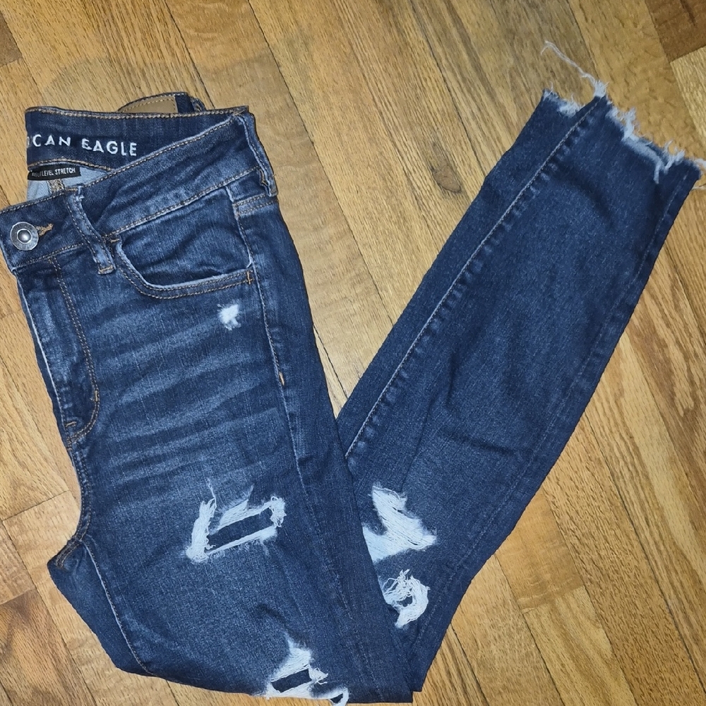 American Eagle Outfitters Women's Dark Blue Distressed Jeans